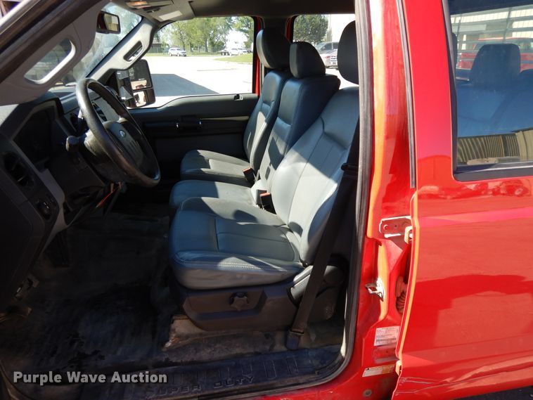 image for item DE5652 2016 Ford F250 Super Duty  Crew Cab pickup truck