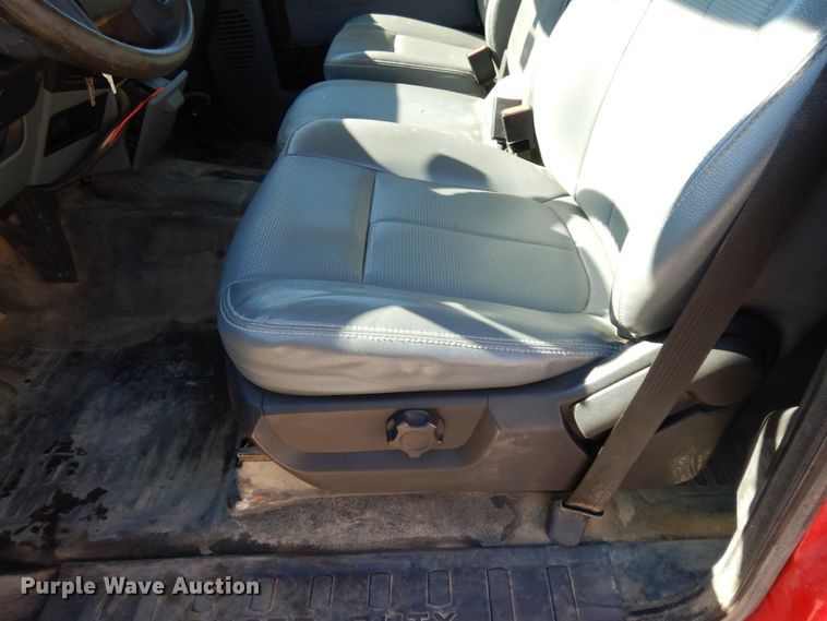 image for item DE5652 2016 Ford F250 Super Duty  Crew Cab pickup truck