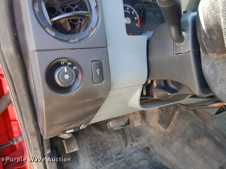 image for item DE5652 2016 Ford F250 Super Duty  Crew Cab pickup truck