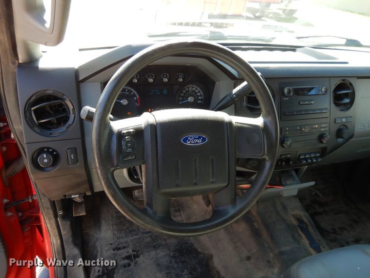 image for item DE5652 2016 Ford F250 Super Duty  Crew Cab pickup truck