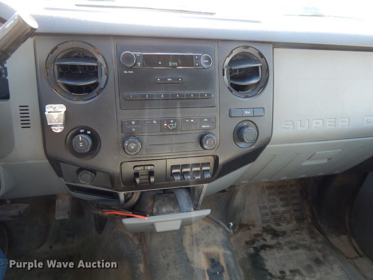 image for item DE5652 2016 Ford F250 Super Duty  Crew Cab pickup truck