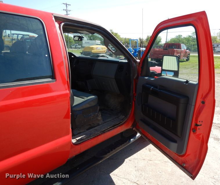 image for item DE5652 2016 Ford F250 Super Duty  Crew Cab pickup truck