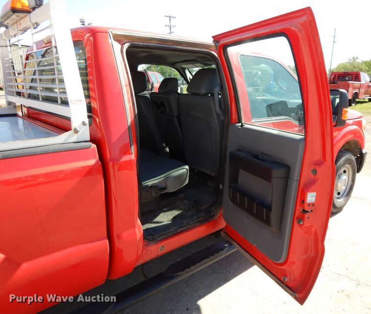 image for item DE5652 2016 Ford F250 Super Duty  Crew Cab pickup truck