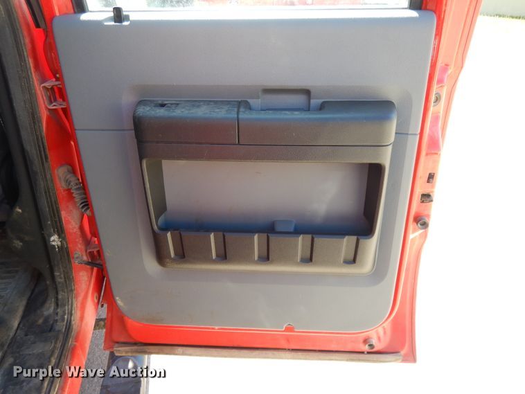 image for item DE5652 2016 Ford F250 Super Duty  Crew Cab pickup truck