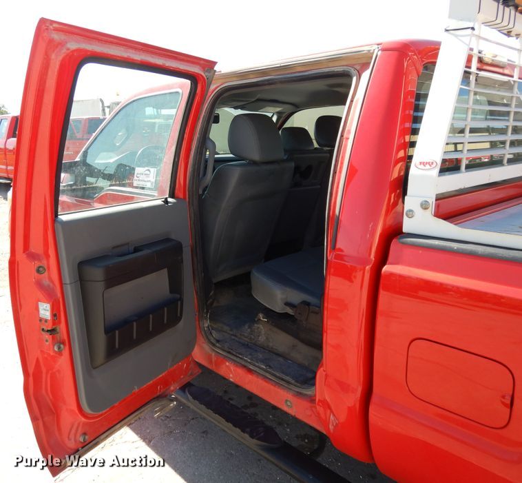 image for item DE5652 2016 Ford F250 Super Duty  Crew Cab pickup truck