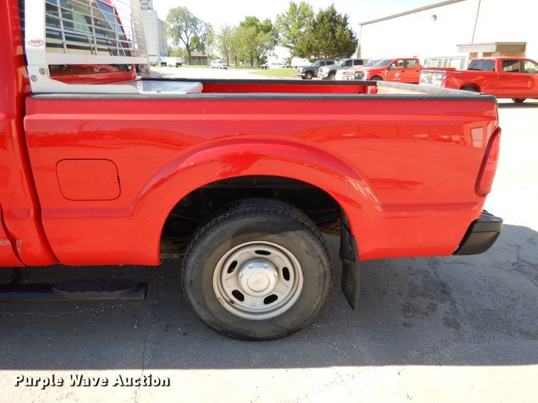 image for item DE5652 2016 Ford F250 Super Duty  Crew Cab pickup truck