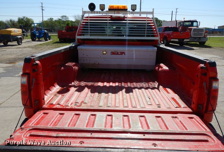 image for item DE5652 2016 Ford F250 Super Duty  Crew Cab pickup truck