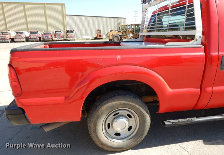 image for item DE5652 2016 Ford F250 Super Duty  Crew Cab pickup truck