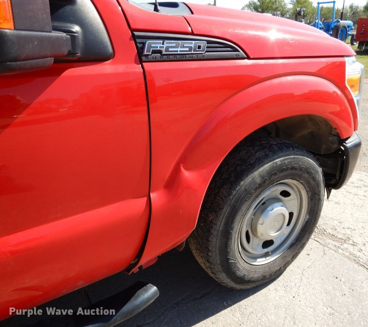 image for item DE5652 2016 Ford F250 Super Duty  Crew Cab pickup truck