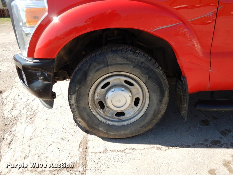 image for item DE5652 2016 Ford F250 Super Duty  Crew Cab pickup truck