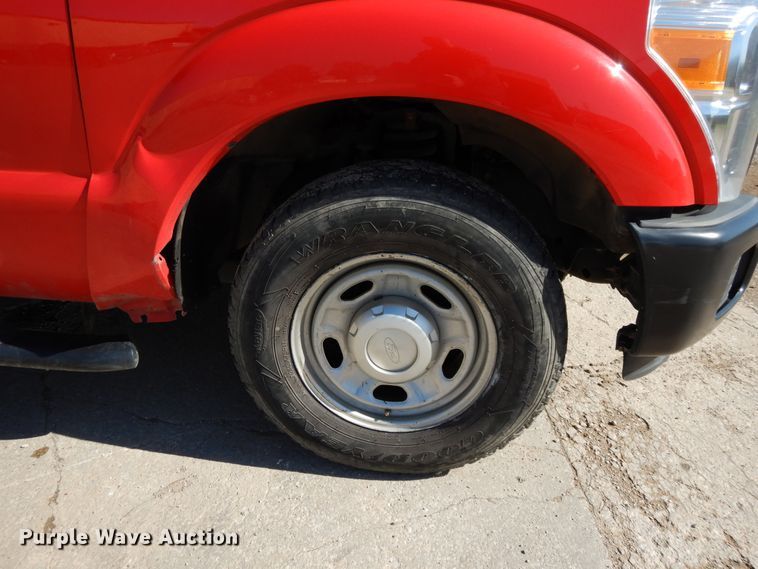 image for item DE5652 2016 Ford F250 Super Duty  Crew Cab pickup truck