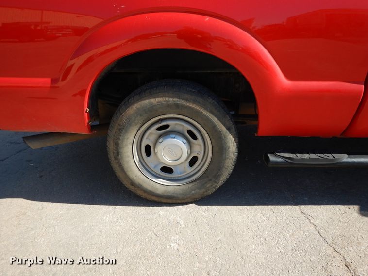 image for item DE5652 2016 Ford F250 Super Duty  Crew Cab pickup truck