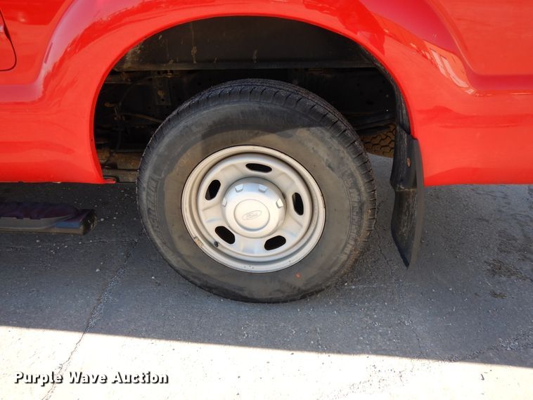 image for item DE5652 2016 Ford F250 Super Duty  Crew Cab pickup truck