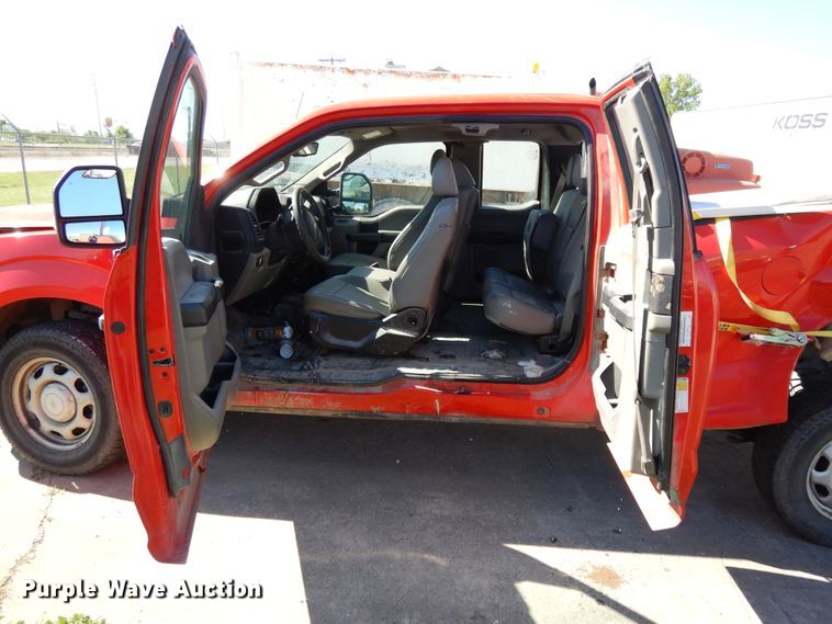 image for item DE5653 2016 Ford F150  SuperCab pickup truck