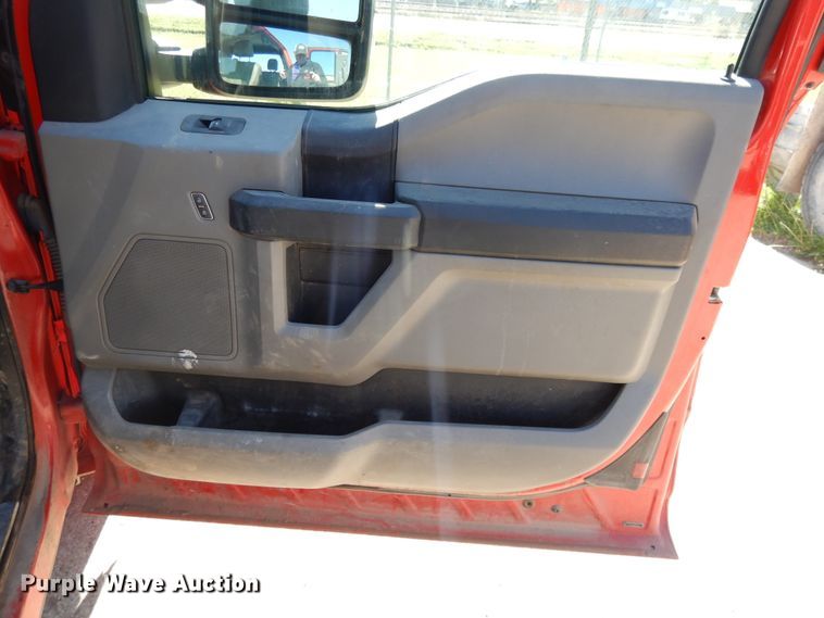 image for item DE5653 2016 Ford F150  SuperCab pickup truck