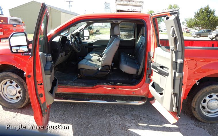 image for item DE5654 2017 Ford F150  SuperCab pickup truck