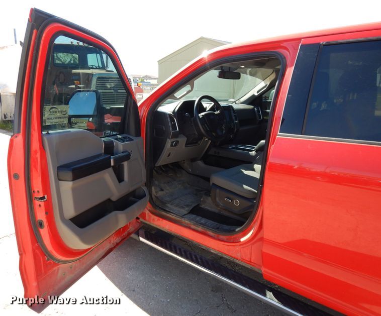 image for item DE5655 2017 Ford F150  SuperCrew pickup truck