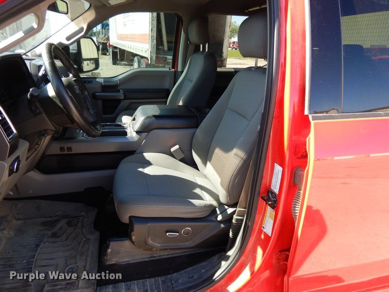 image for item DE5655 2017 Ford F150  SuperCrew pickup truck