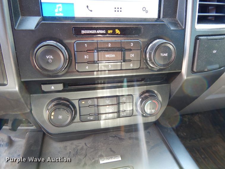 image for item DE5655 2017 Ford F150  SuperCrew pickup truck