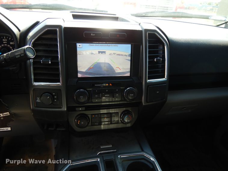 image for item DE5655 2017 Ford F150  SuperCrew pickup truck