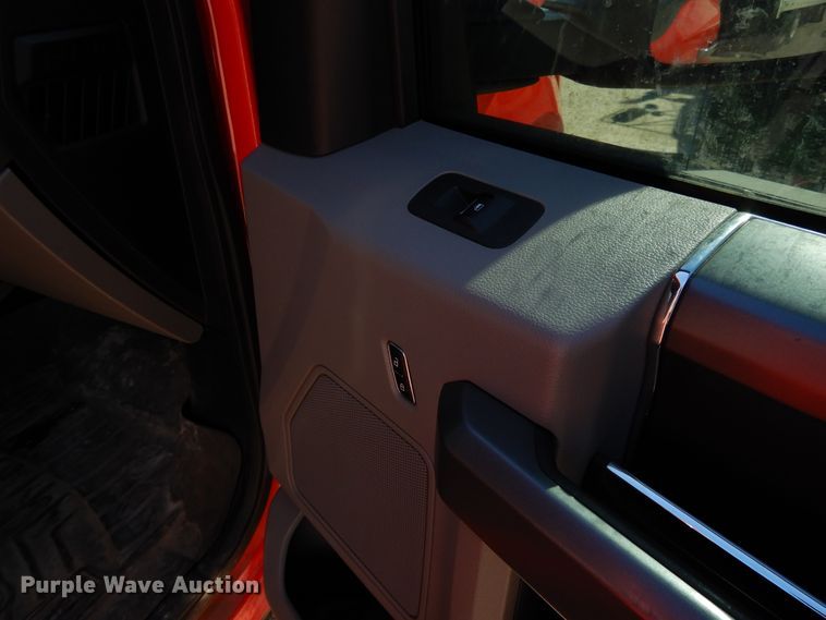 image for item DE5655 2017 Ford F150  SuperCrew pickup truck