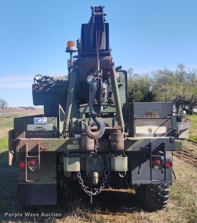 image for item DE6909 1991 Harsco M932A  wrecker truck