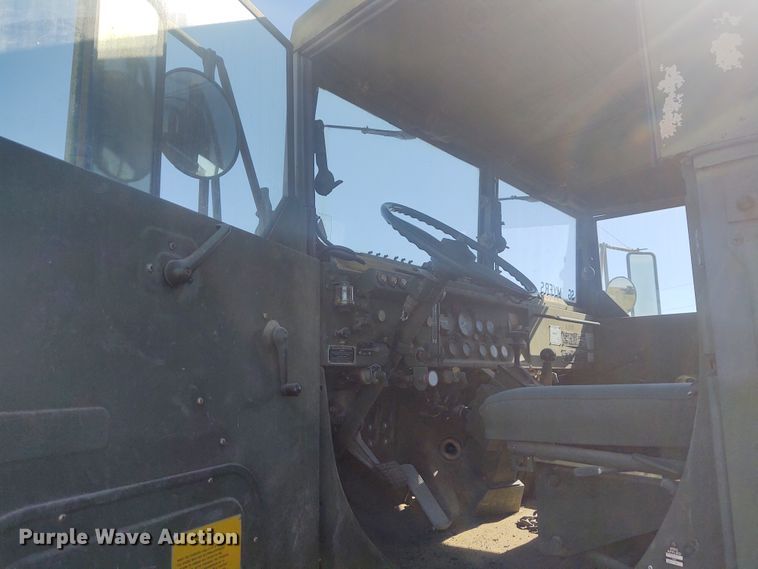 image for item DE6909 1991 Harsco M932A  wrecker truck