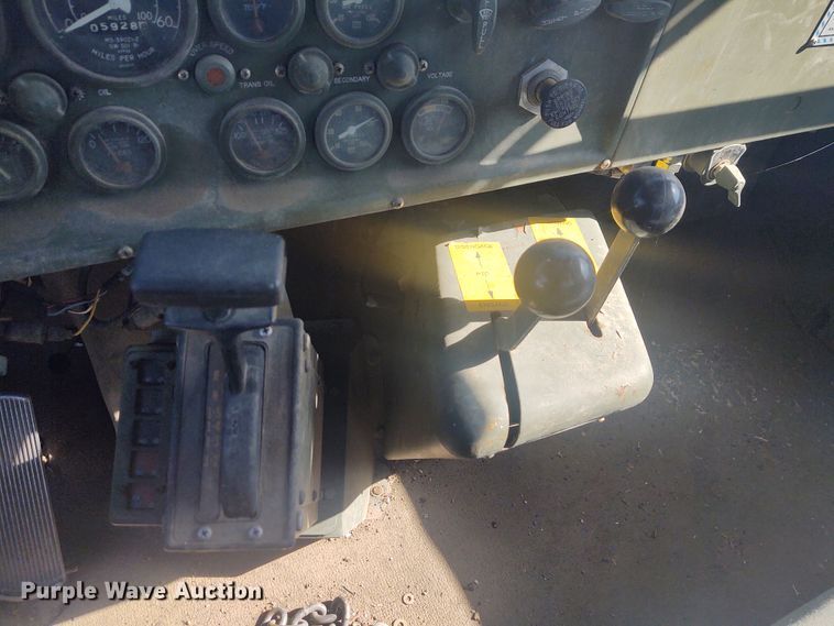 image for item DE6909 1991 Harsco M932A  wrecker truck