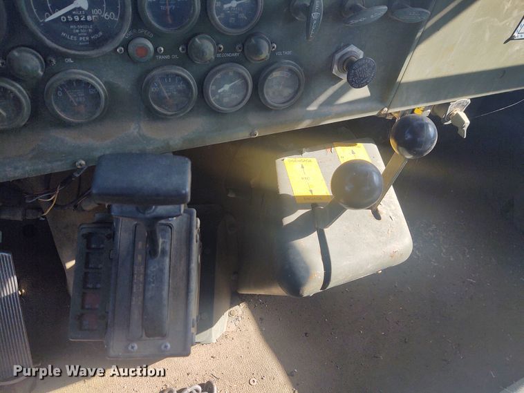 image for item DE6909 1991 Harsco M932A  wrecker truck