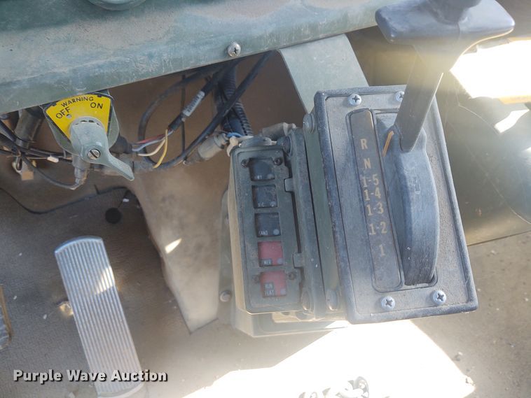 image for item DE6909 1991 Harsco M932A  wrecker truck