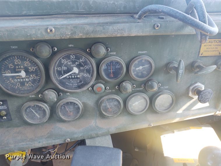 image for item DE6909 1991 Harsco M932A  wrecker truck