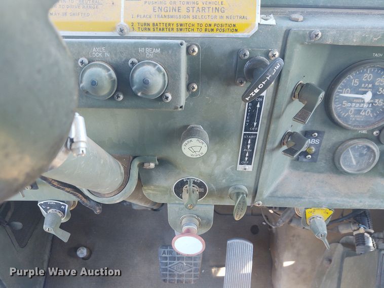 image for item DE6909 1991 Harsco M932A  wrecker truck