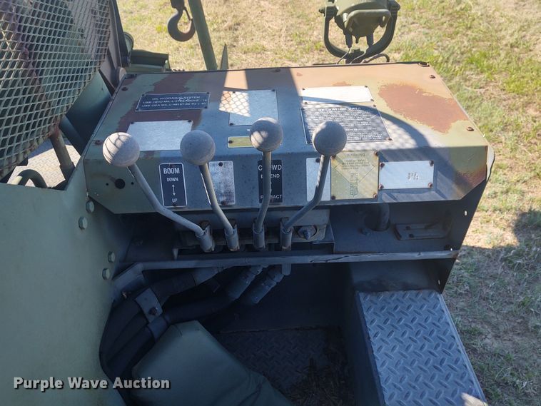 image for item DE6909 1991 Harsco M932A  wrecker truck