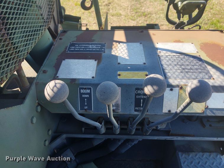 image for item DE6909 1991 Harsco M932A  wrecker truck