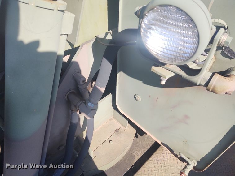 image for item DE6909 1991 Harsco M932A  wrecker truck