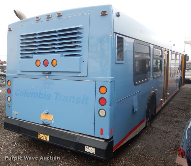 image for item DF3080 2001 New Flyer D40LF shuttle bus