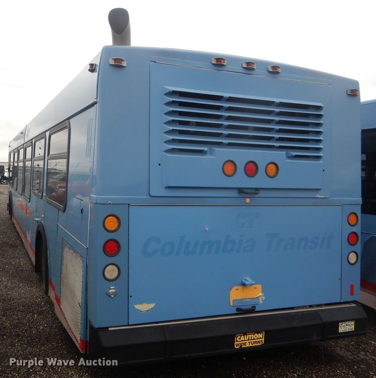 image for item DF3080 2001 New Flyer D40LF shuttle bus