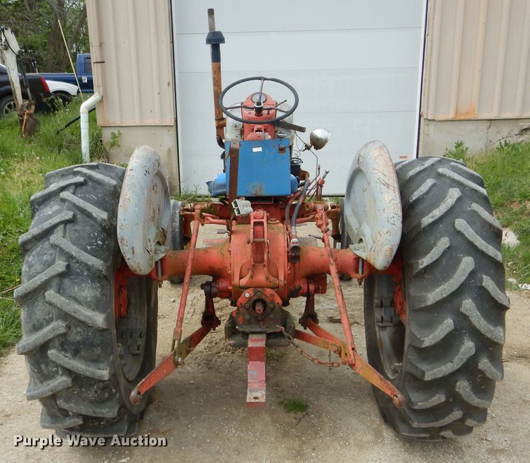 image for item DF3128 Ford 901 tractor