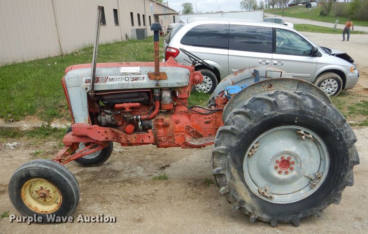 image for item DF3128 Ford 901 tractor