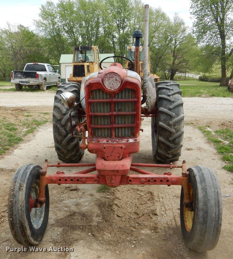 image for item DF3128 Ford 901 tractor