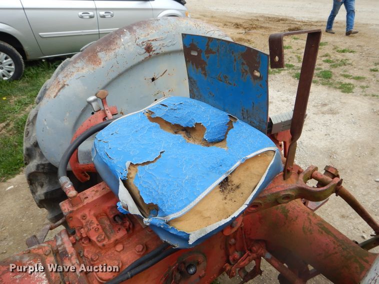 image for item DF3128 Ford 901 tractor