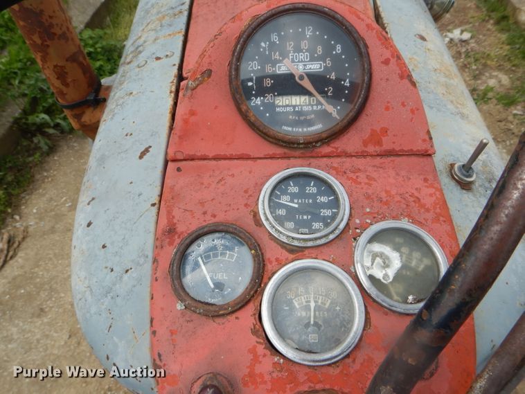 image for item DF3128 Ford 901 tractor