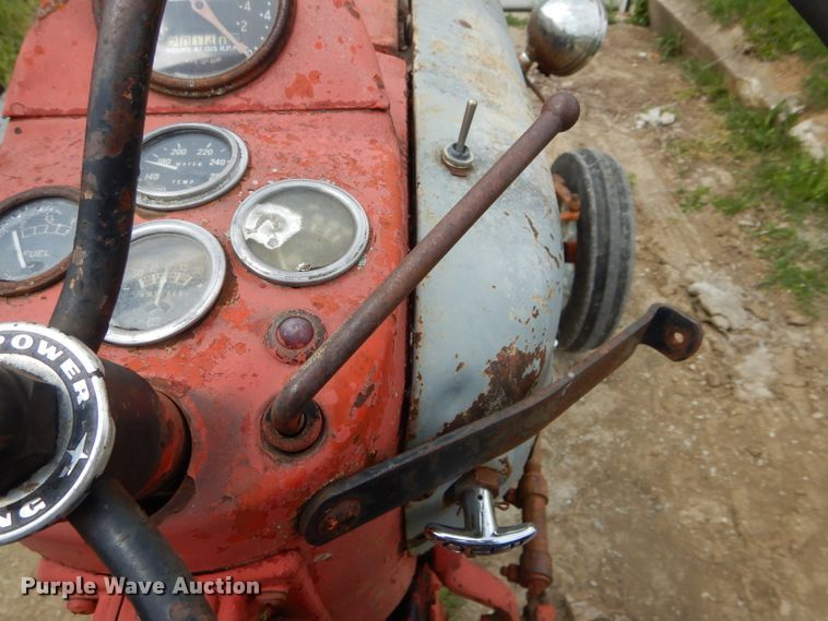 image for item DF3128 Ford 901 tractor
