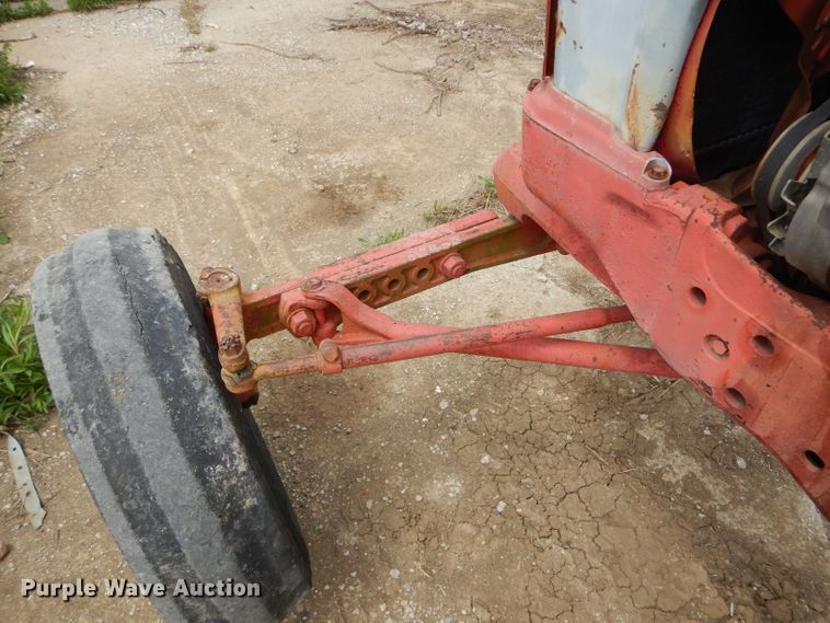 image for item DF3128 Ford 901 tractor