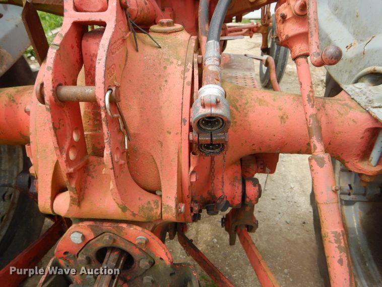image for item DF3128 Ford 901 tractor