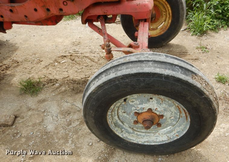 image for item DF3128 Ford 901 tractor