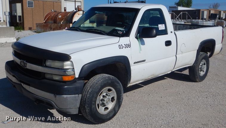 image for item DF3142 2002 Chevrolet Silverado 2500HD  pickup truck