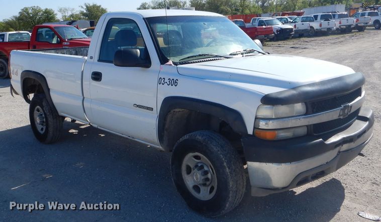 image for item DF3142 2002 Chevrolet Silverado 2500HD  pickup truck