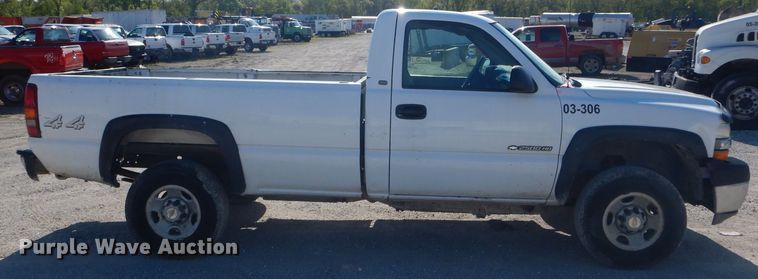 image for item DF3142 2002 Chevrolet Silverado 2500HD  pickup truck