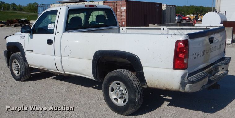 image for item DF3142 2002 Chevrolet Silverado 2500HD  pickup truck